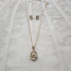 Elegant Gold and Silver Jewelry Set